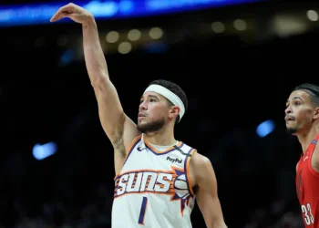 Reports: Booker Commits Long-Term to Suns Amidst Offseason Shake-Up