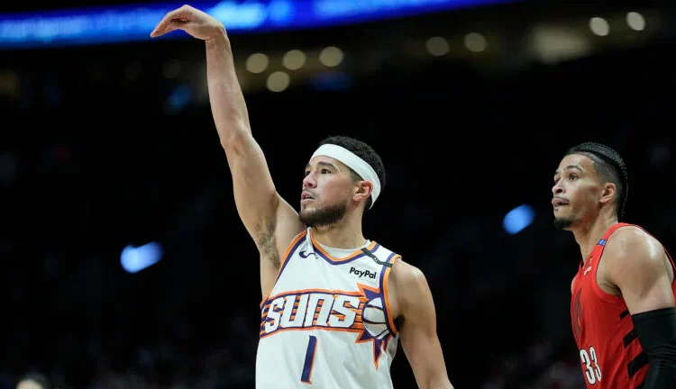 Reports: Booker Commits Long-Term to Suns Amidst Offseason Shake-Up