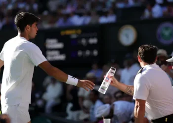 Alcaraz Survives Wimbledon Opener Amidst Heat and Fognini Scare