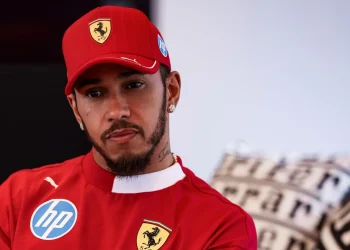 Ferrari Boss Vasseur Admits “Naive” Expectations for Hamilton