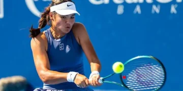 Raducanu Starts Strong with New Coach Roig, Advances in Cincinnati