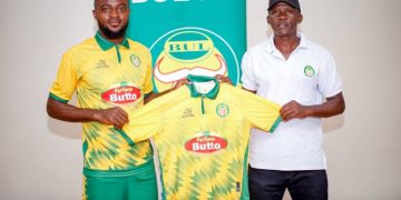 BUL Sign Versatile Cameroon Defender