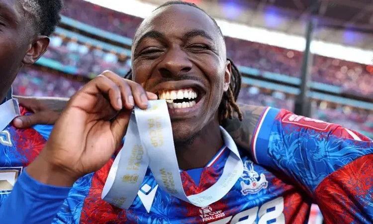 Arsenal Steal Eze from Spurs in Shock Coup