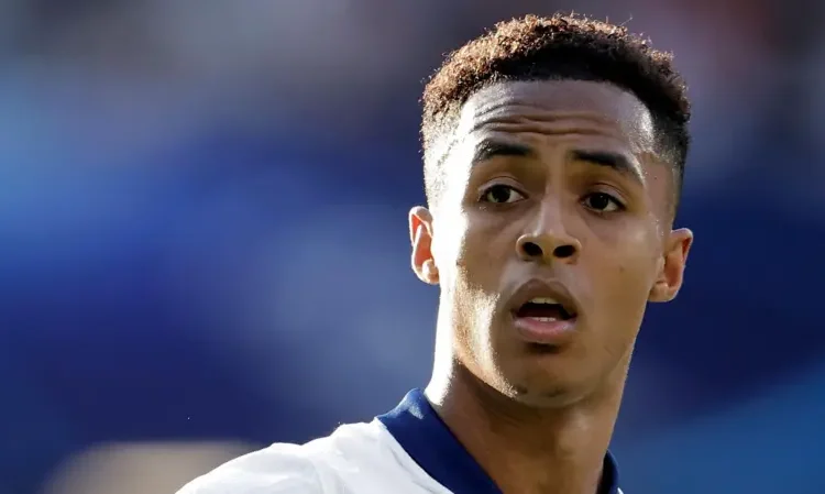 Forest secures £37.5m Omari Hutchinson deal