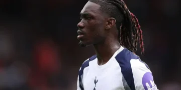 Galatasaray in Talks to Loan Tottenham’s Yves Bissouma