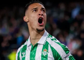 Antony’s Real Betis Move Collapses Amid Confusion