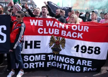 Manchester United Supporters’ Group Postpones Protest After Fan Survey Reveals Split Over Ratcliffe