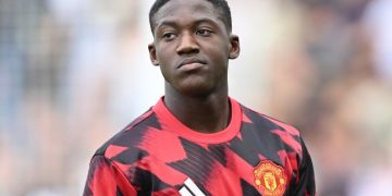 Kobbie Mainoo Considers Manchester United Exit After Unused Start to Season