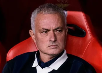 Mourinho Leaves Fenerbahce After Champions League Exit