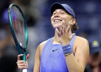 Anisimova Fights Back to Reach US Open Final