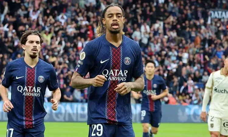 Barcola Brace Lifts PSG to Comfortable Victory Over Lens