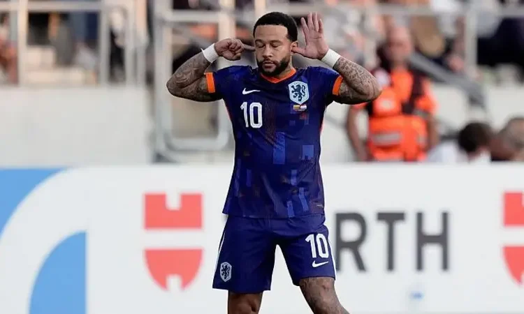 Depay Breaks Record as Netherlands Edges Lithuania in World Cup Qualifier
