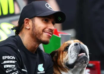 Lewis Hamilton Mourns Death of Beloved Bulldog Roscoe