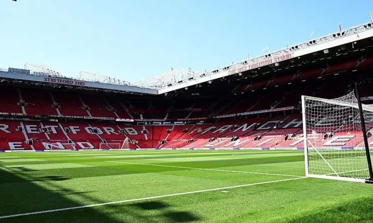 Manchester United Posts Record Revenue Despite Poor On-Field Performance