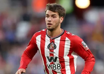 Chelsea to Recall Guiu Amid Striker Uncertainty