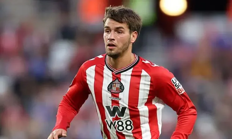 Chelsea to Recall Guiu Amid Striker Uncertainty