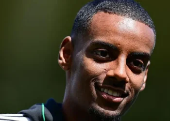 Liverpool Agree British Record Deal for Isak