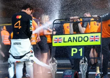 Norris Takes Championship Lead with Dominant Mexico Victory