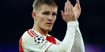 Arsenal Skipper Out Until Mid-November with Knee Injury