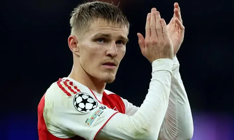 Arsenal Skipper Out Until Mid-November with Knee Injury