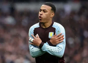Buendía Seals Aston Villa Comeback, Denies Spurs Second Place