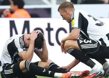 Newcastle Defender Livramento Out for 6-8 Weeks