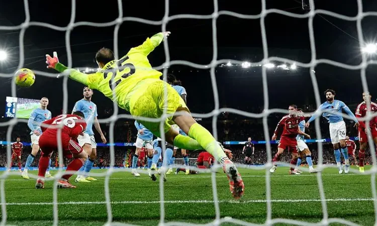 Expert Panel: Disallowed Liverpool Goal Was Incorrect, But VAR Was Right to Stay Out