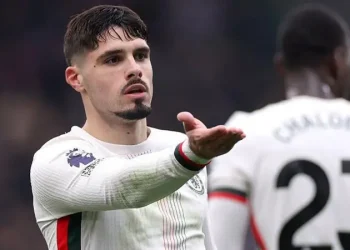 Chelsea Cruise Past Burnley to Go Second