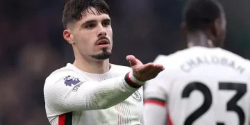 Chelsea Cruise Past Burnley to Go Second