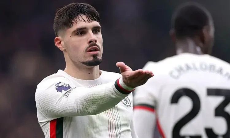 Chelsea Cruise Past Burnley to Go Second