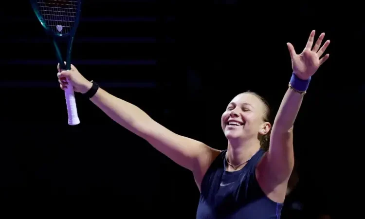 Anisimova and Rybakina Advance to WTA Finals Semis