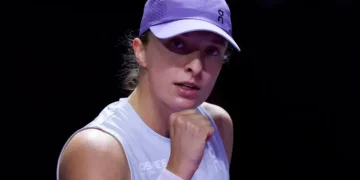 Swiatek and Rybakina Dominate WTA Finals Opener in Riyadh