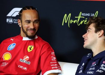 Hamilton Slams ‘Older Guys’ Criticizing F1 Rookies