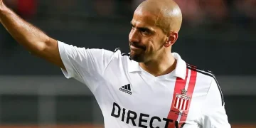 Verón Banned for Six Months Over Guard of Honour Refusal