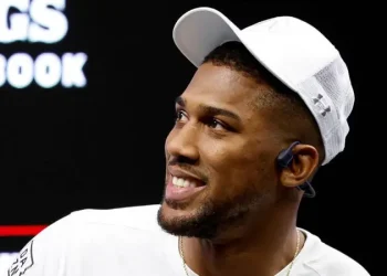 Joshua Vows to ‘Stomp’ Paul in High-Stakes Heavyweight Clash