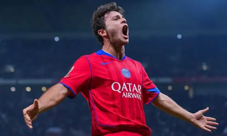 Neves Strikes Late to Send PSG Past Lyon and Back to Ligue 1 Top