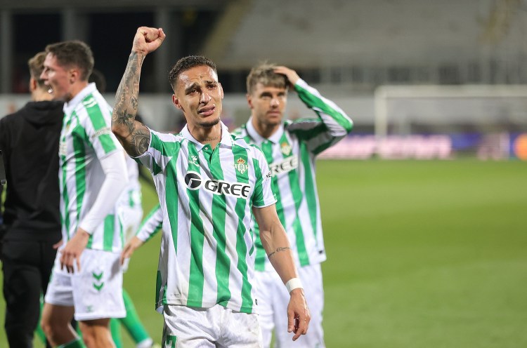 Kompany’s Midnight Transfer Call Fails to Snatch Antony from Betis