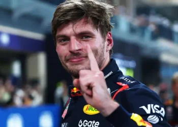 Verstappen Takes Pole for F1 Title Showdown in Abu Dhabi
