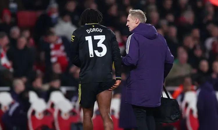 Patrick Dorgu: Man Utd Star Ruled Out for Weeks with Hamstring Injury