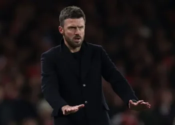 Carrick Keeps Door Open for Late Man Utd Deals