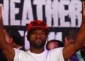 Floyd Mayweather Announces Professional Boxing Comeback at 48