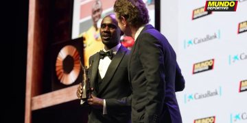 Kiplimo Honoured at Mundo Deportivo Gala After Chicago Marathon Triumph