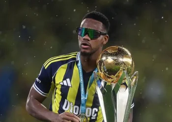 Jhon Duran: 22-Year-Old Nomad Set for Sixth Career Move