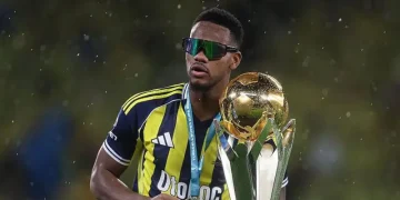 Jhon Duran: 22-Year-Old Nomad Set for Sixth Career Move