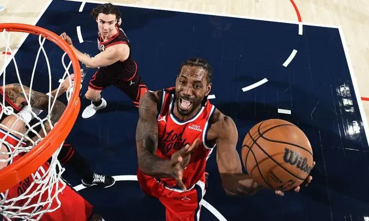 Kawhi Leonard Equals Record in Clippers Win