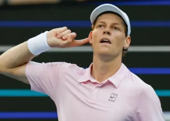 Sinner Breaks Record, Reaches Miami Quarters