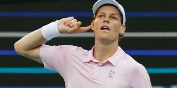 Sinner Breaks Record, Reaches Miami Quarters