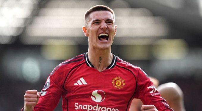 Šeško Winner Propels Man Utd to Third Amid VAR Drama