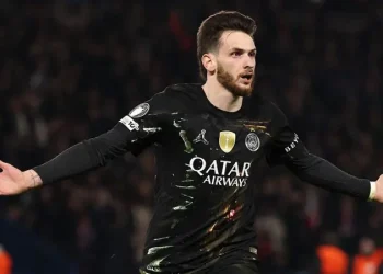 Kvaratskhelia Double Seals PSG Win as Chelsea Implode in Paris