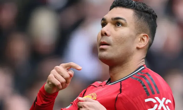 United Hold Firm on Casemiro Exit